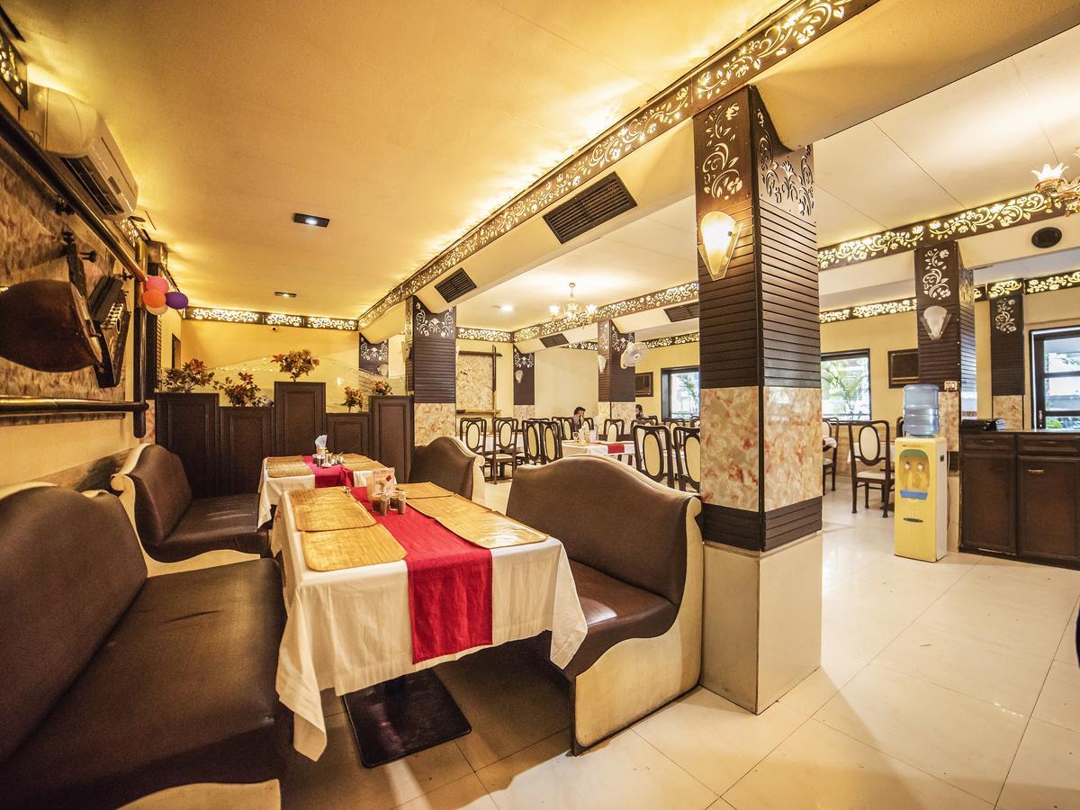 Fabhotel Santoor Geeta Bhawan Square Indaur Kültér fotó